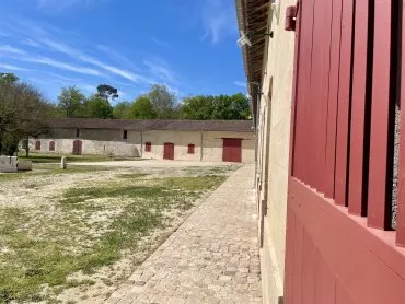 Illustration de La ferme après restauration