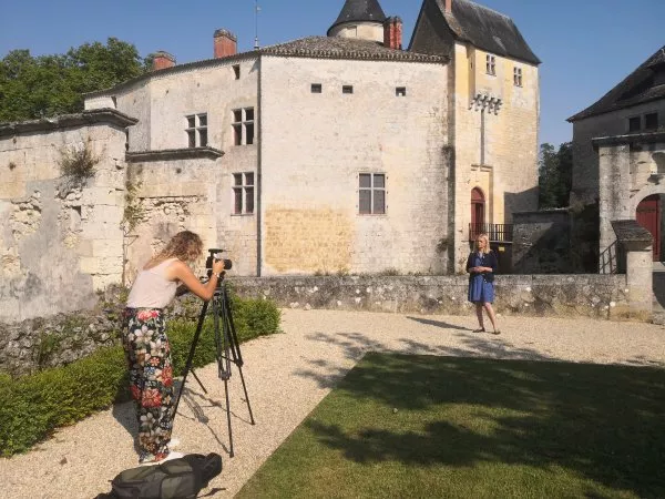 Tournage d'une émission au château de La Brède