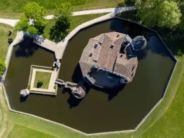Vue aérienne du château de La Brède
