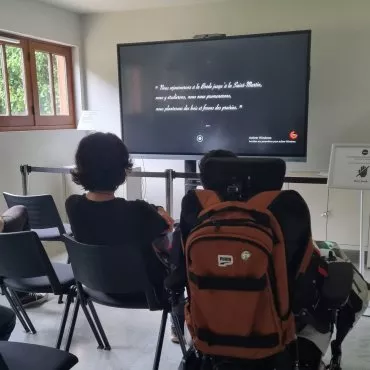 Illustration de Salle vidéo - Film de présentation du domaine
