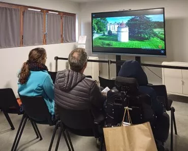 Illustration de Salle vidéo - Film de présentation du domaine